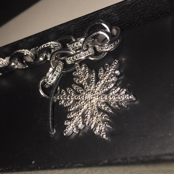 Last Chance. ❄️Diamond Accent Bracelet❄️ - Picture 6 of 8